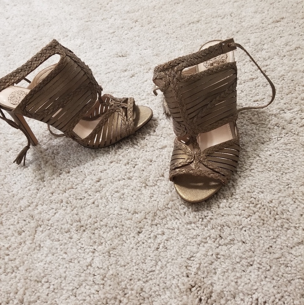 ☀️ Vince camuto gold sandals,  size 7.5 - Picture 2 of 5